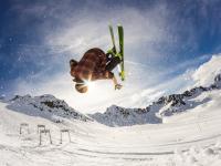 FB体育娱乐-霍勒迪扛起全队！吉林队力克广厦队，展现团队韧性