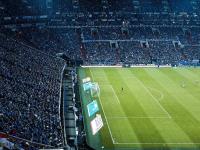 FB体育网页版-当足球与F1的激情碰撞，葡萄牙强势晋级，皮克在F1街道赛上演接管好戏