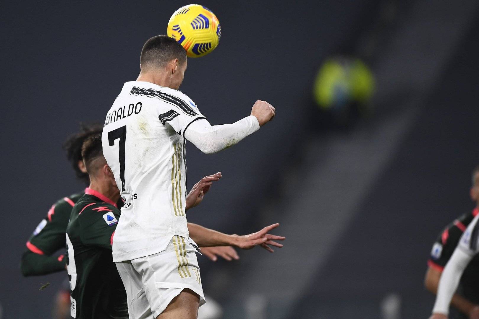 关于热那亚横扫克罗托内，贝拉尔迪梅开二度的信息