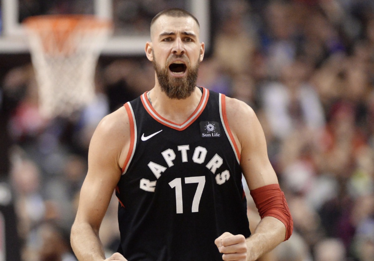 意大利男篮力克雷霆，瓦兰丘纳斯送出助攻的简单介绍